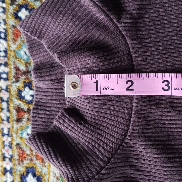 LOFT by ANN TAYLOR Sleeveless Mock-Turtle Knit Top - Medium - EUC - Picture 9 of 10